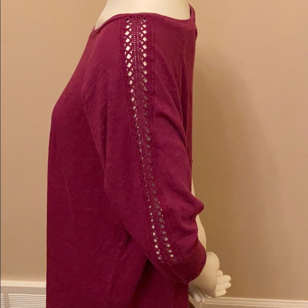 Women’s crochet sleeve blouse